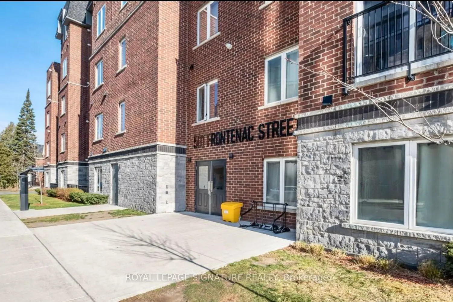 Additional image 3 of 501 Frontenac Street 218