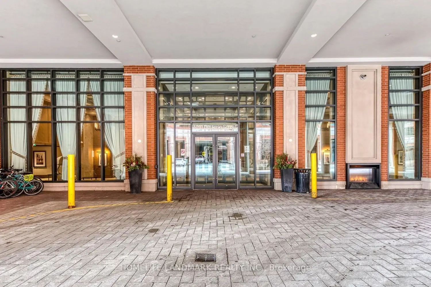 3091 Dufferin Street 208