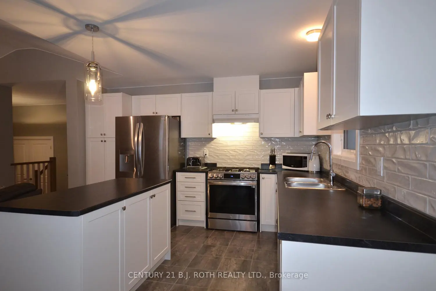 Additional image 5 of 8 Revol Road