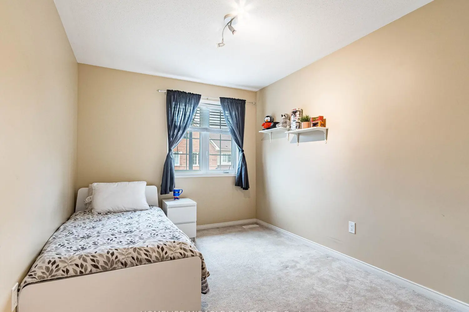 Additional image 17 of 1035 Victoria Road 143