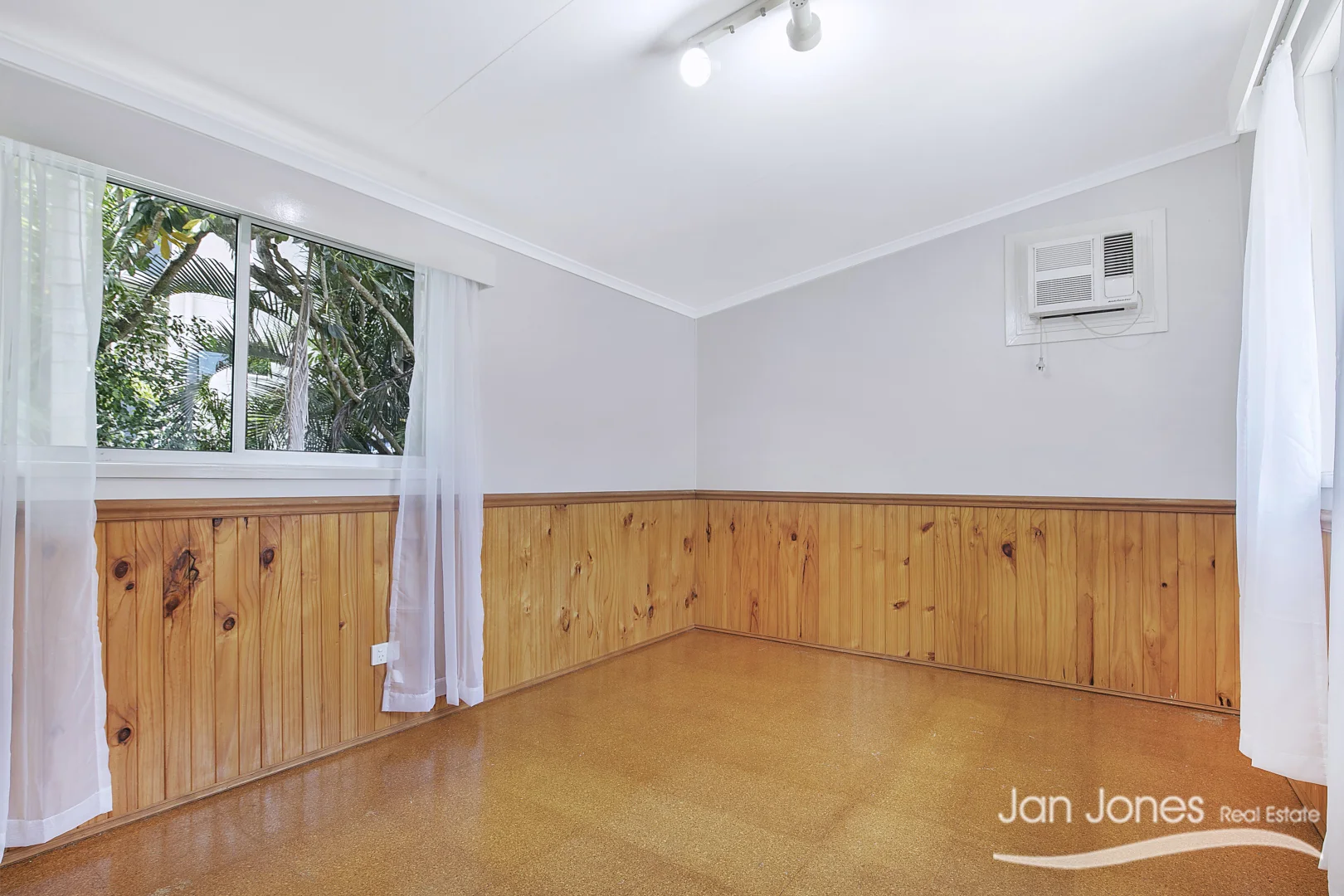 Additional image 11 of 10 Landsborough Avenue, Scarborough QLD 4020