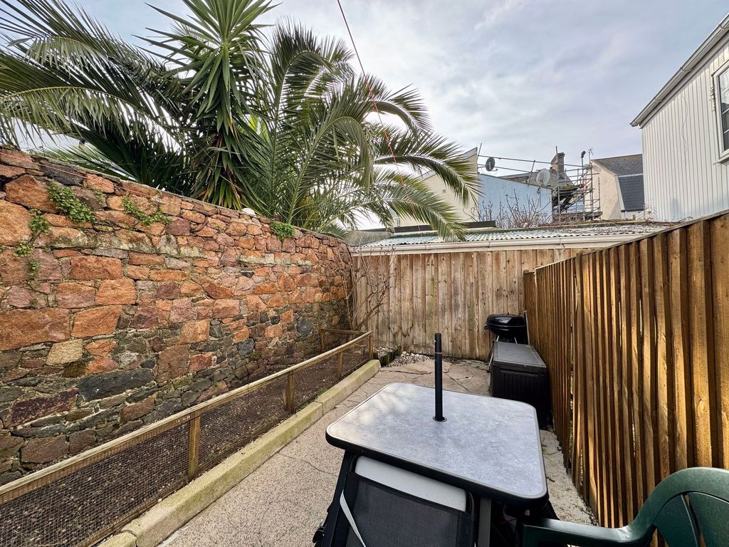 Additional image 7 of 1 bed flat for sale6 Victoria Street, St Helier JE2