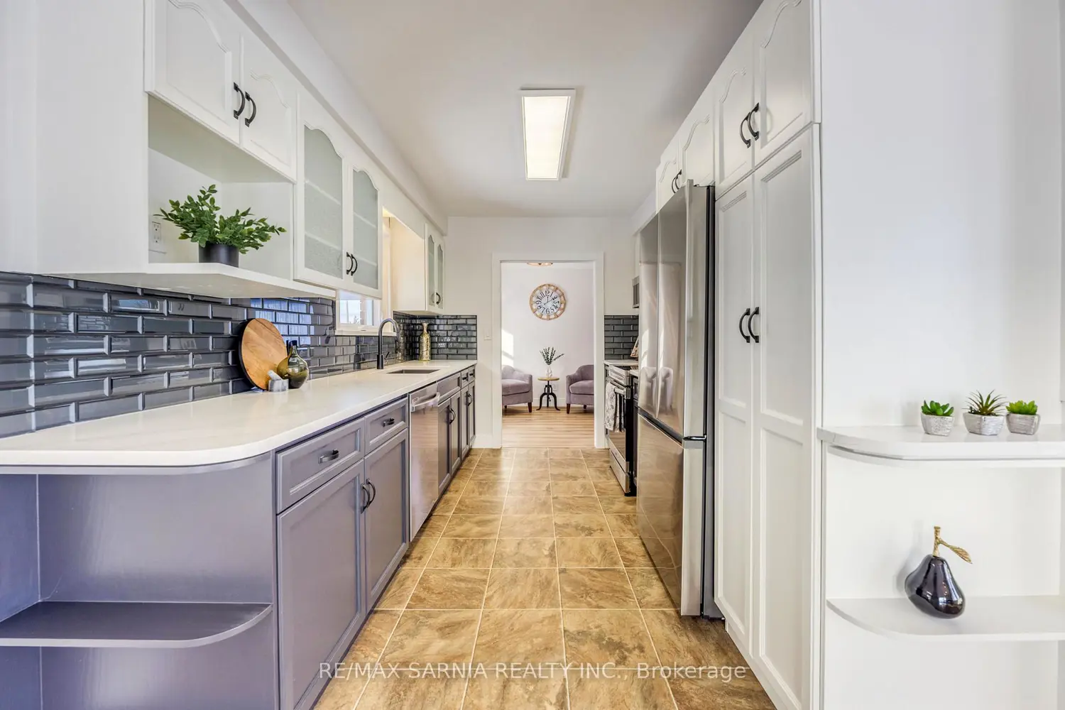 Additional image 7 of 4083 London Line