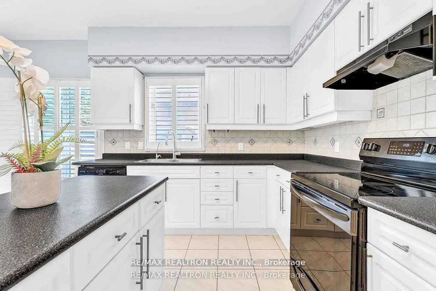 Additional image 8 of 15 Treegrove Circle