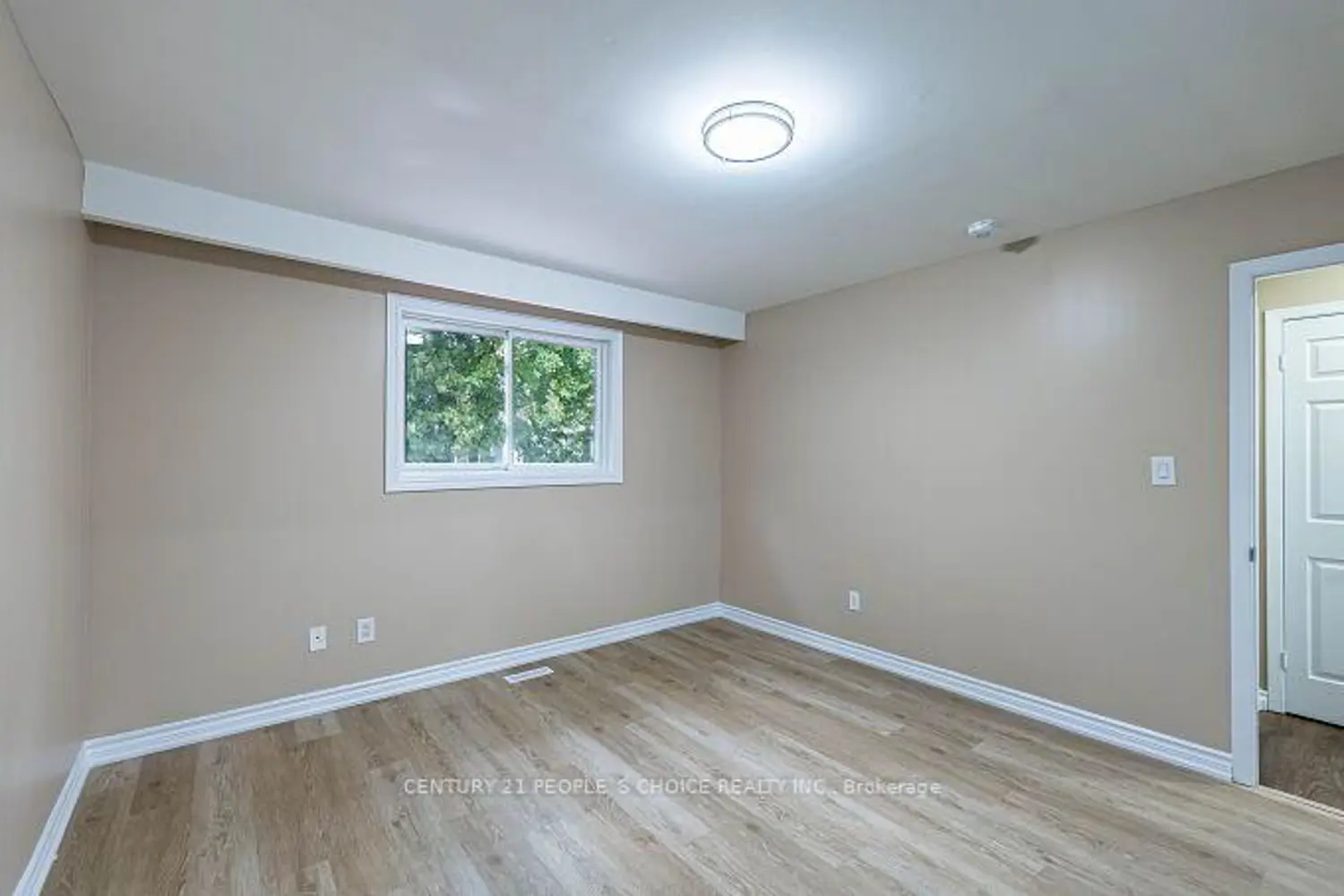 Additional image 8 of 453 Ginger Downs