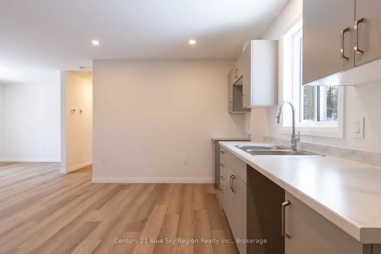 Additional image 5 of 113 Riverside Drive