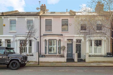 Pursers Cross Road, London SW6