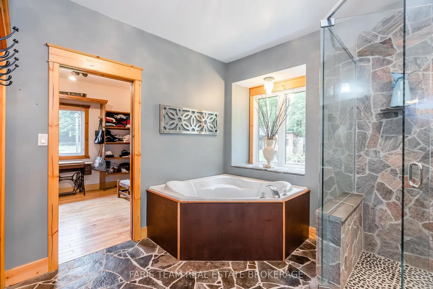 Additional image 8 of 697 Lafontaine Road