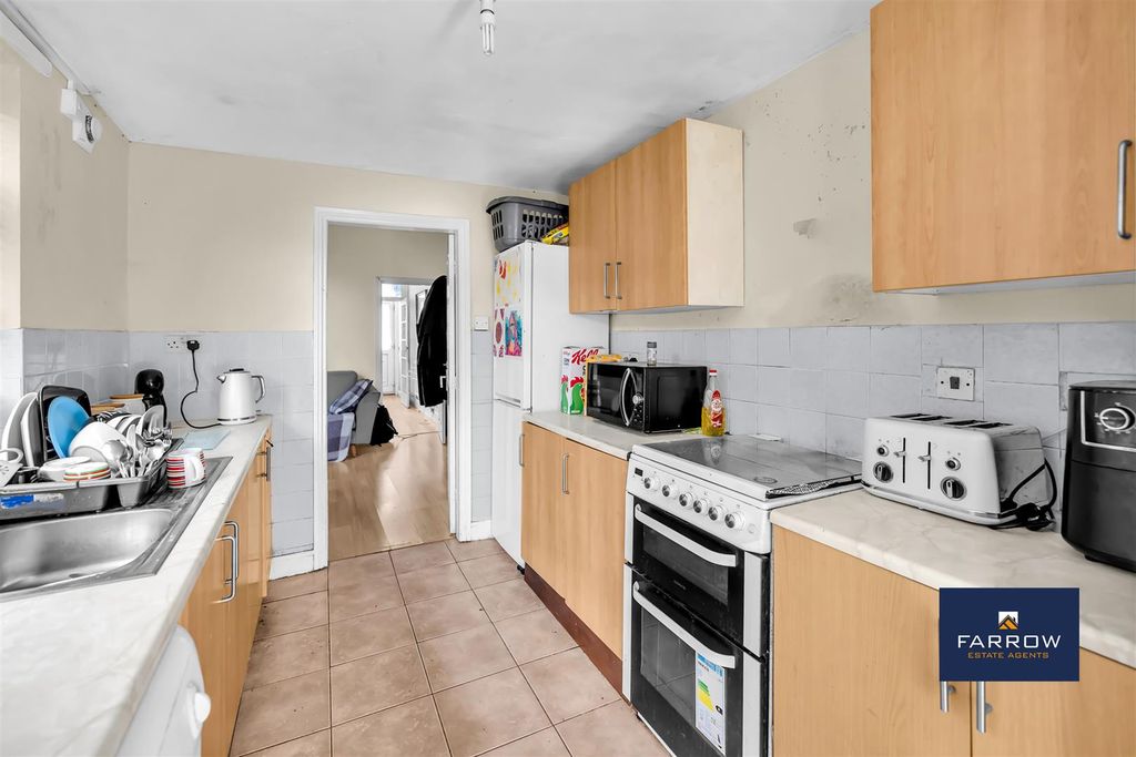 Additional image 7 of 3 bed terraced house for saleWeelsby Street, Grimsby DN32