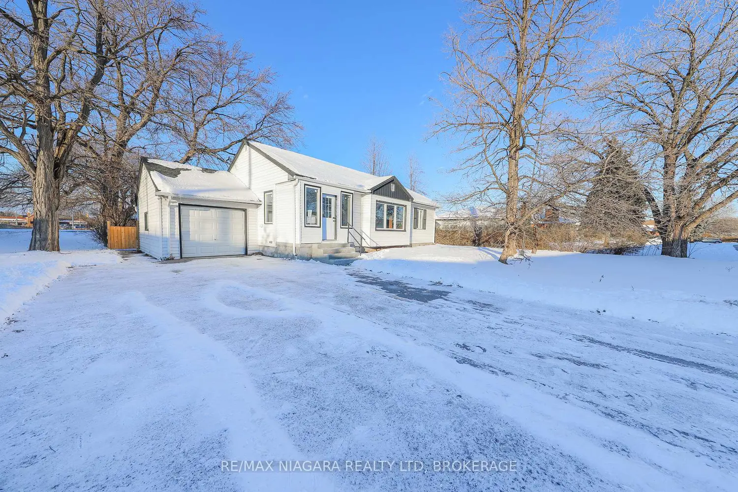 5 Meadowvale Drive photo 2