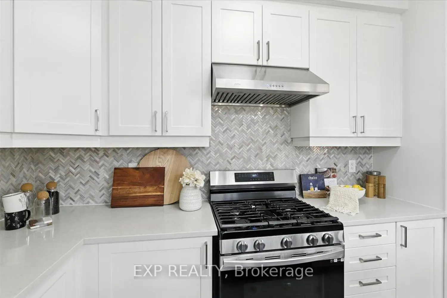 Additional image 11 of 3303 Thunderbird Promenade