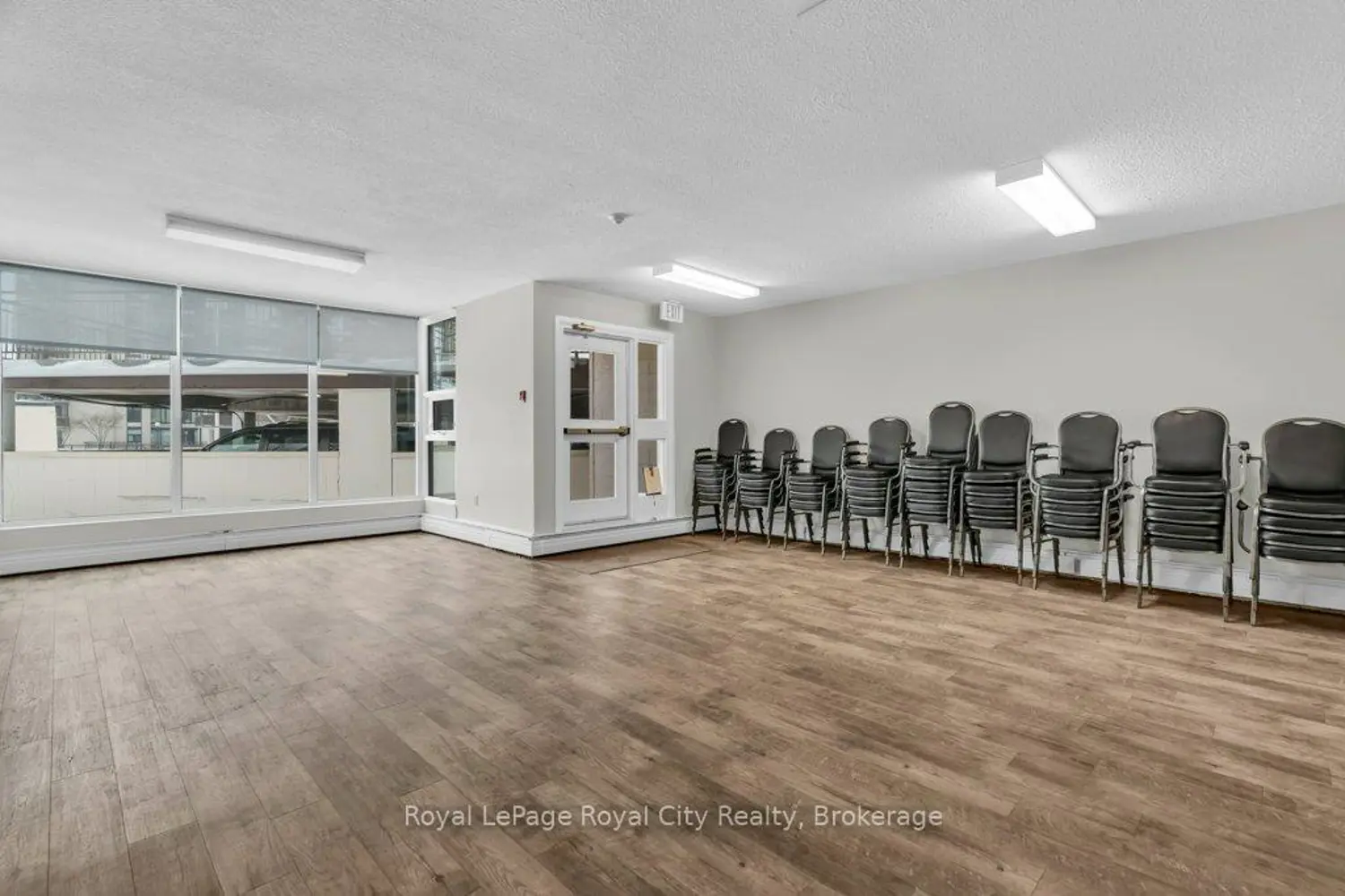 Additional image 17 of 19 Woodlawn Road 614