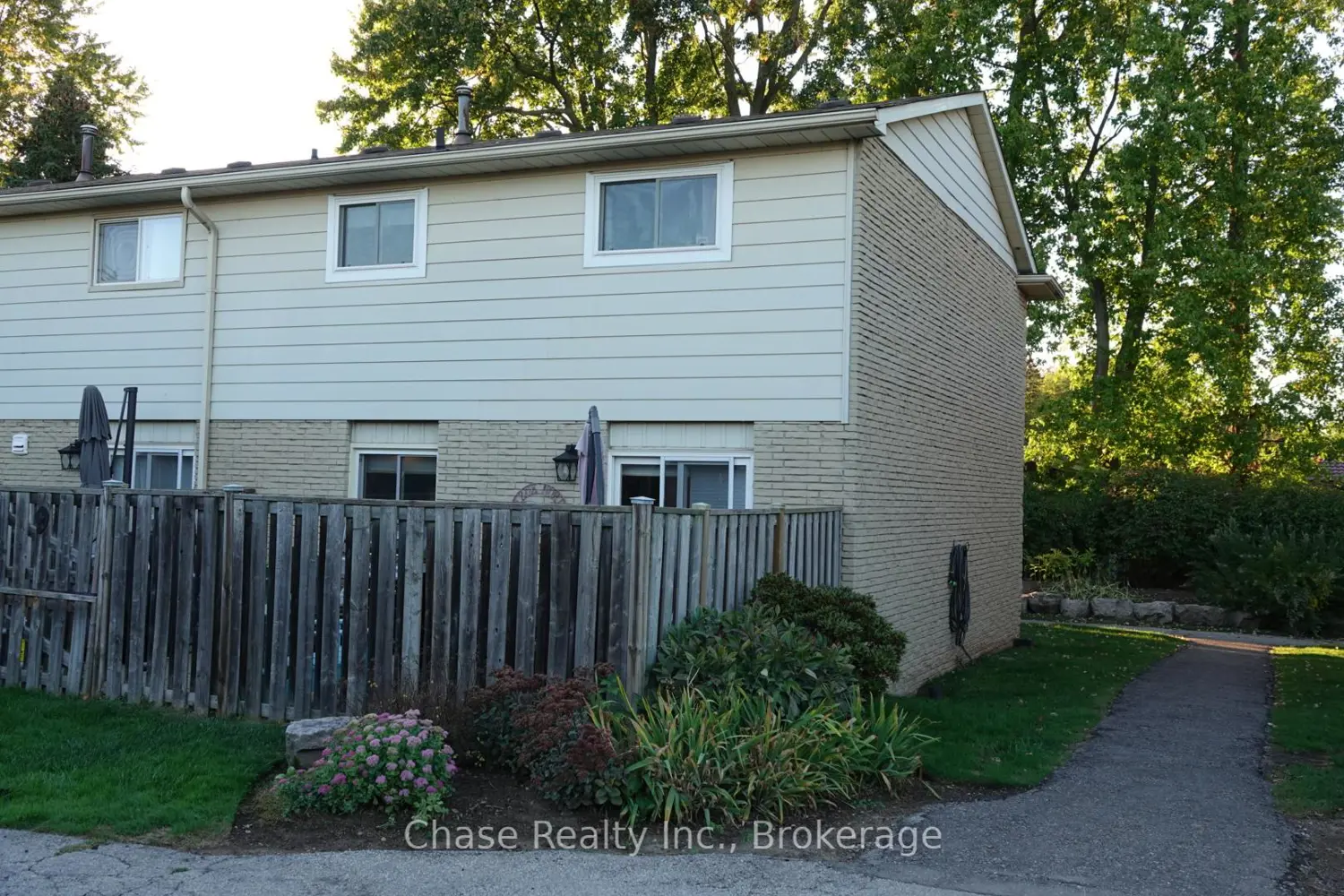 Additional image 19 of 5475 Lakeshore Road 9