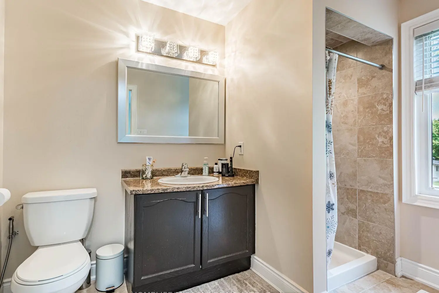 Additional image 15 of 1035 Victoria Road 143