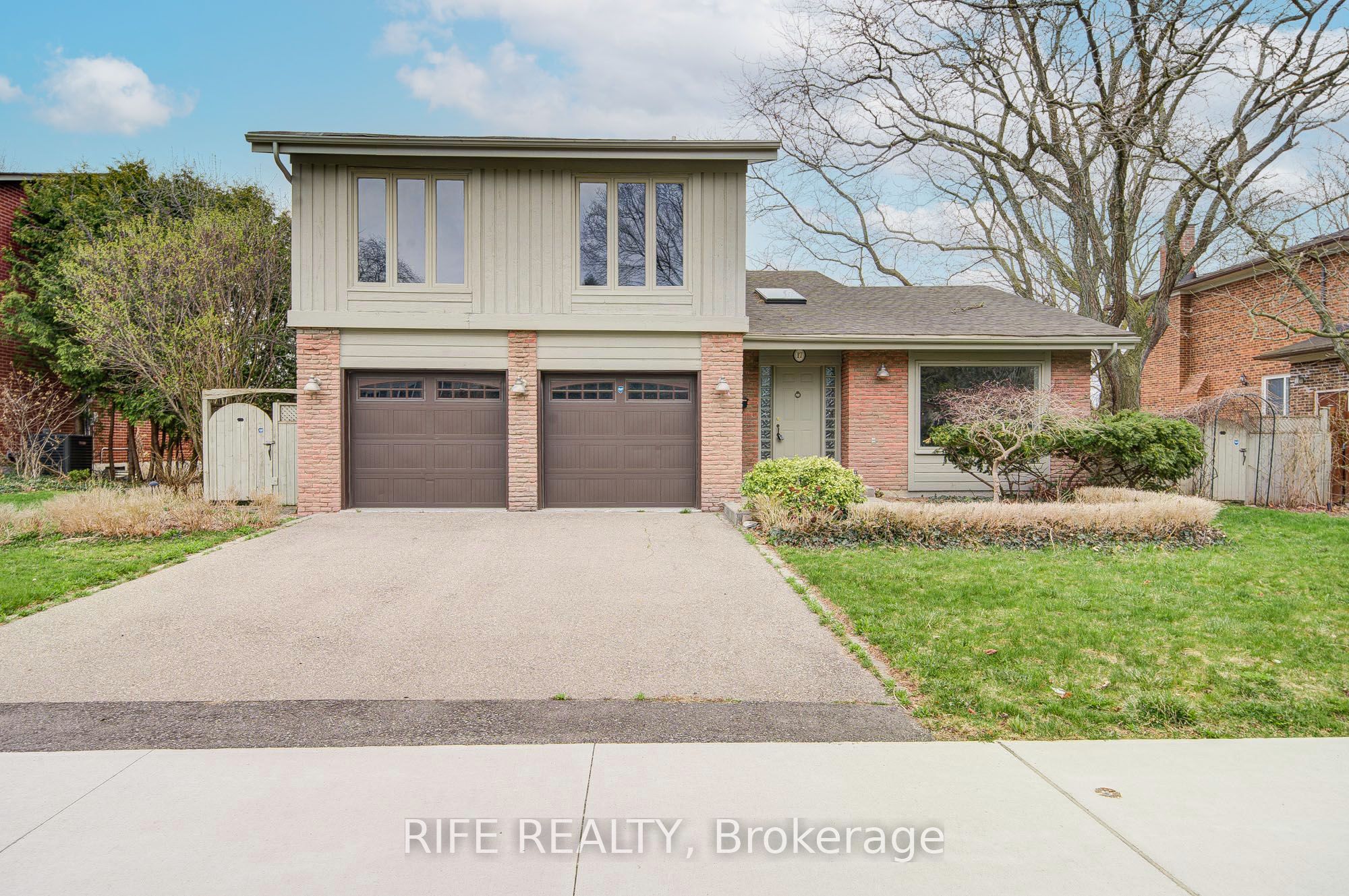 Additional image 2 of 17 Bramble Drive, Toronto, ON, M3B 2E9