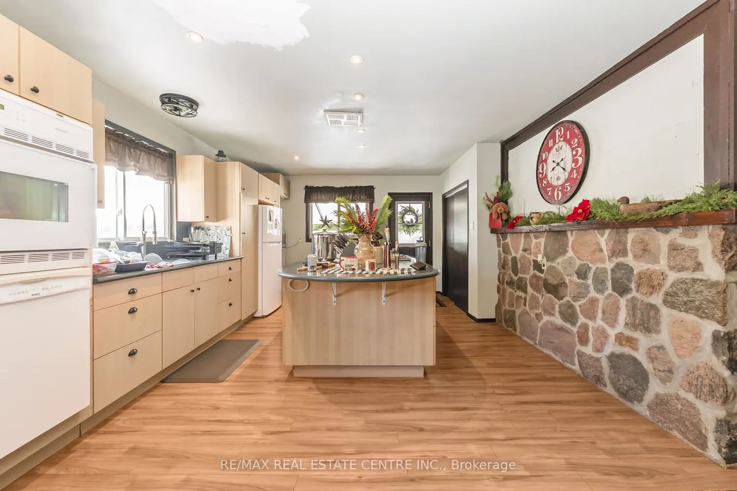 Additional image 9 of 4314 Victoria Road