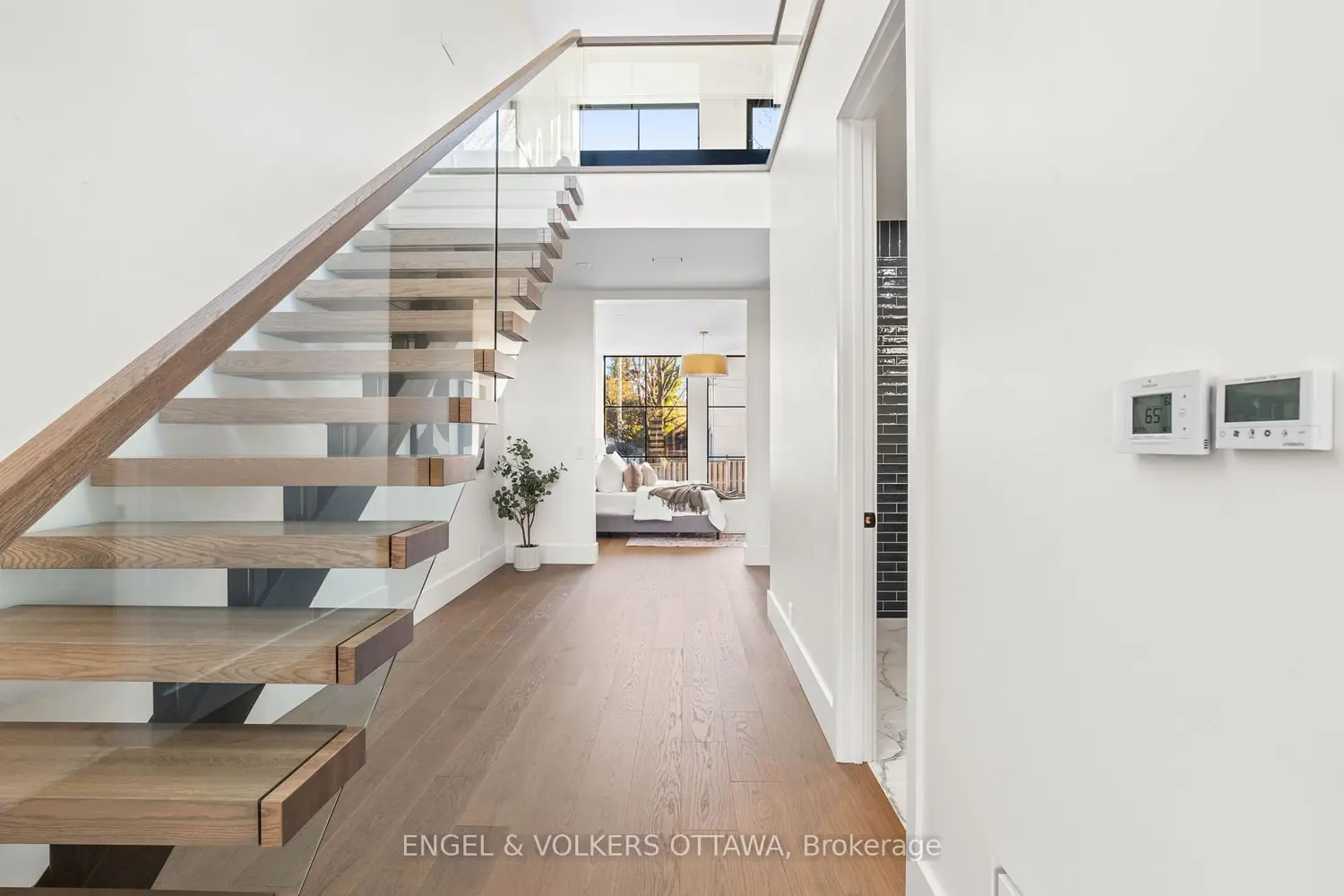 246 Byron Avenue photo 3
