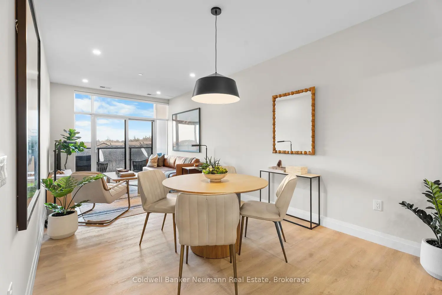 Additional image 4 of 1882 Gordon Street 308