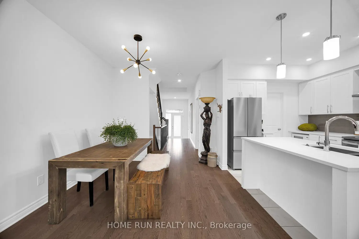 1016 Eider Street photo 4