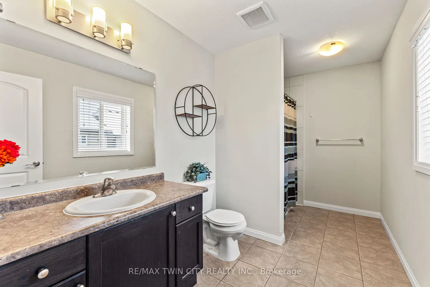 Additional image 10 of 305 Sweet Gale Street