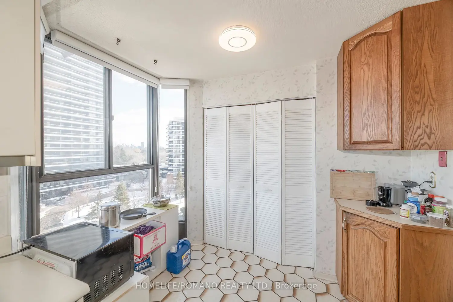 Additional image 15 of 100 Antibes Drive 702