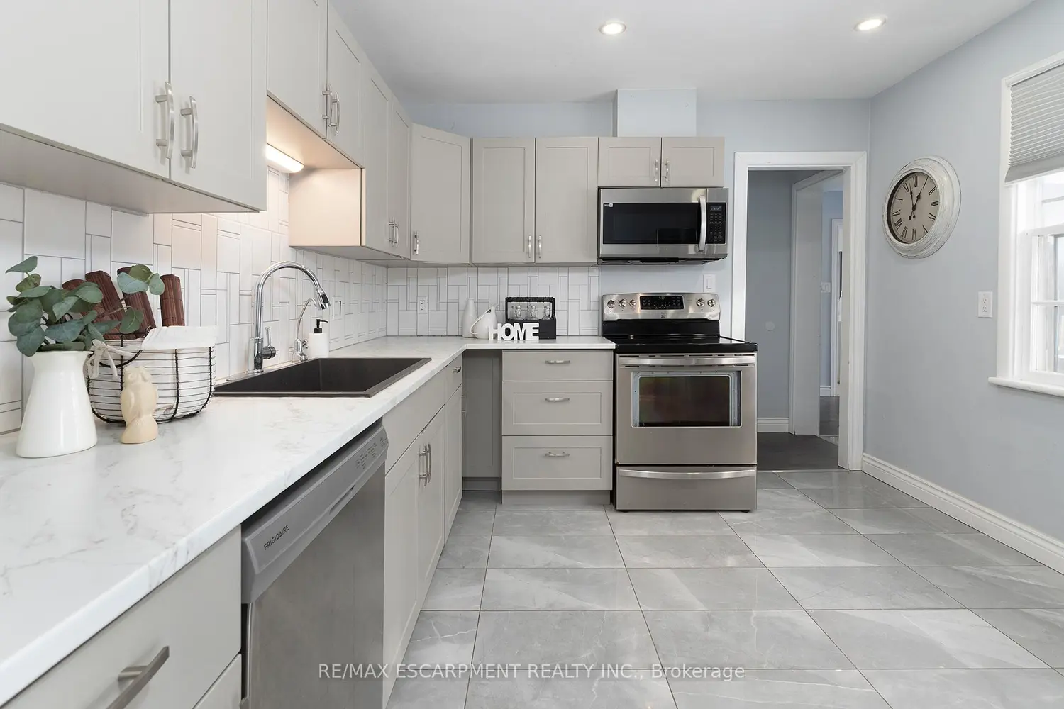 Additional image 7 of 2448 Wilson Street