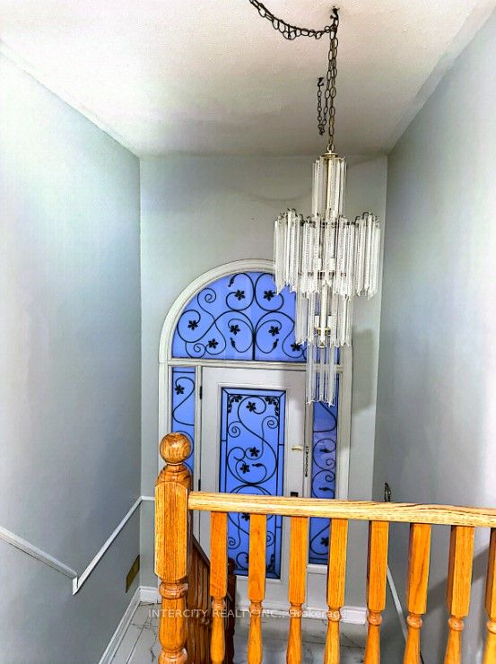 Additional image 2 of Upper Level -308 Centre Street N, Brampton, ON, L6V 2R4