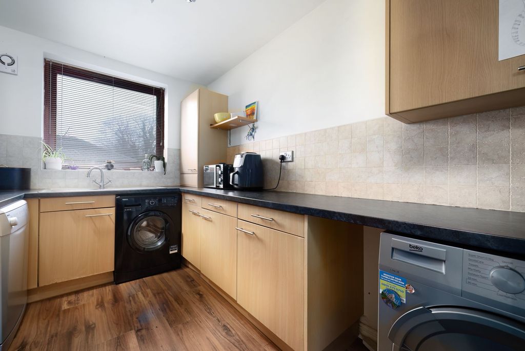 Additional image 2 of 2 bed flat for saleHighfield Court, Skelmorlie PA17