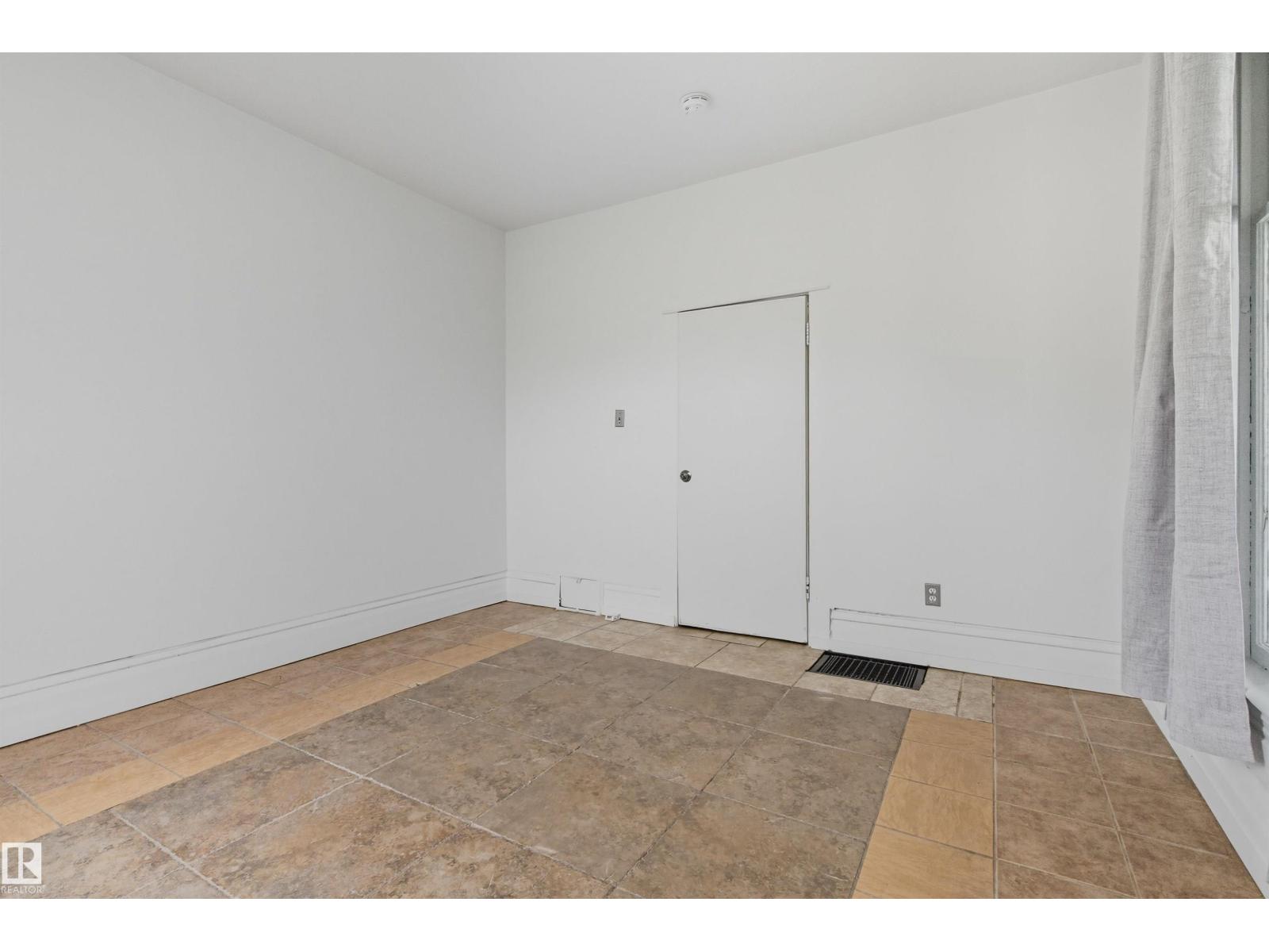 Additional image 6 of 9513 103 Avenue NW, Edmonton, AB, T5H0G8