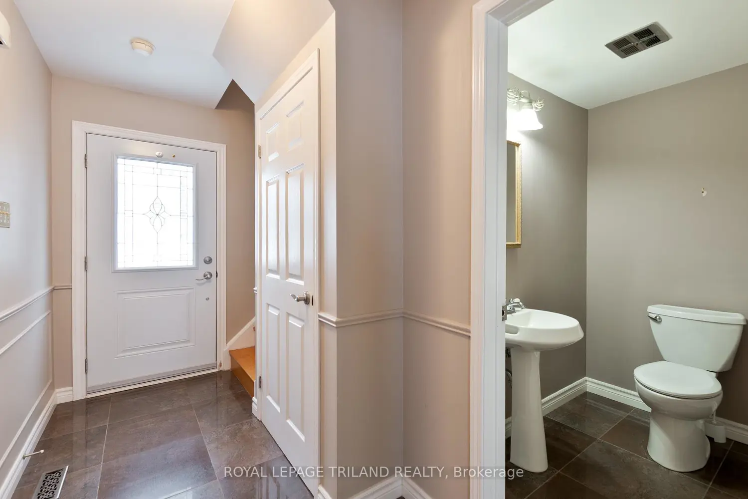 120 Killarney Court photo 3