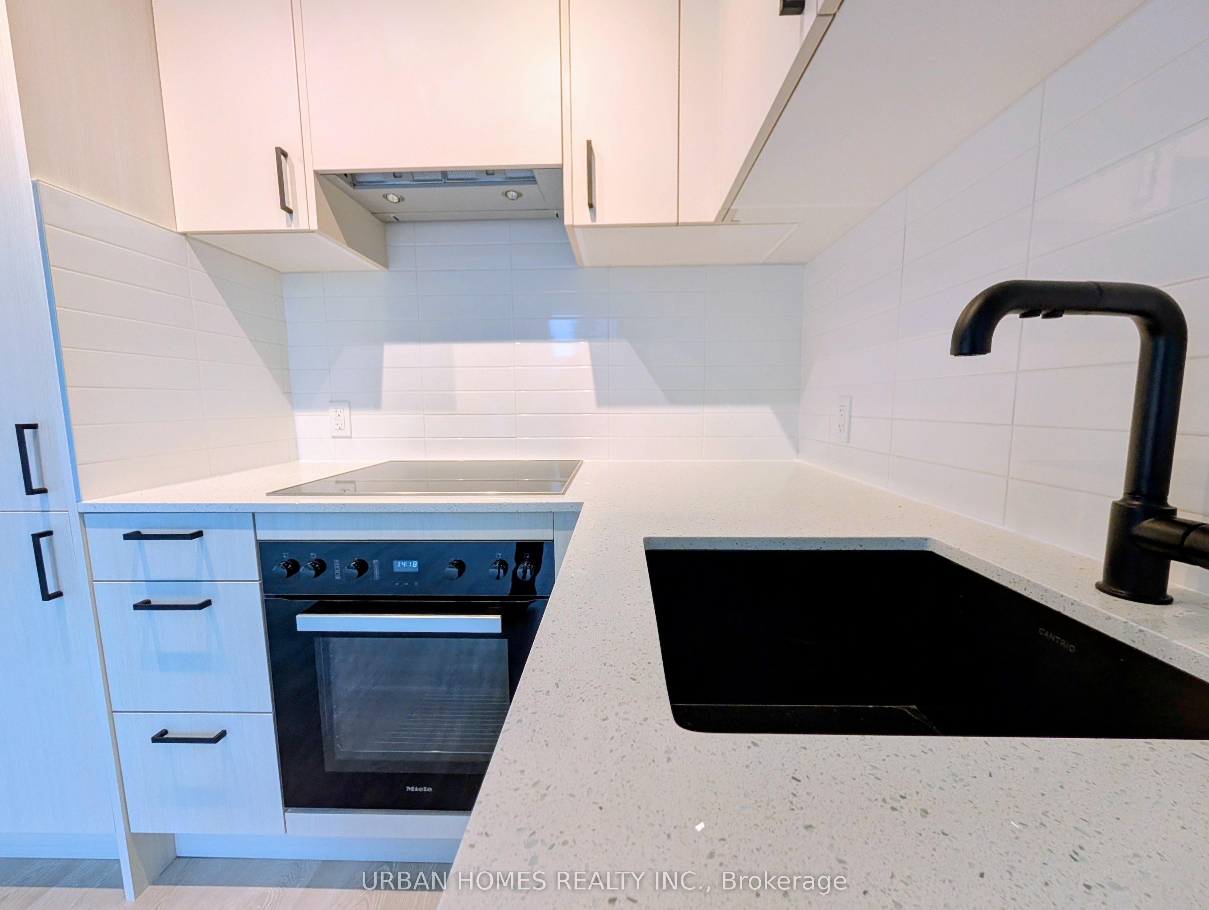 Additional image 4 of 2204-1 Quarrington Lane, Toronto, ON, M3C 0S4