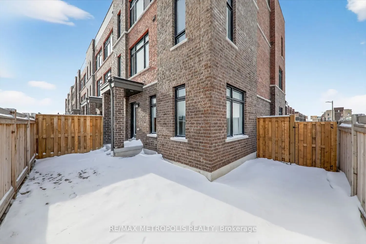 Additional image 20 of 1865 Pickering Parkway 301