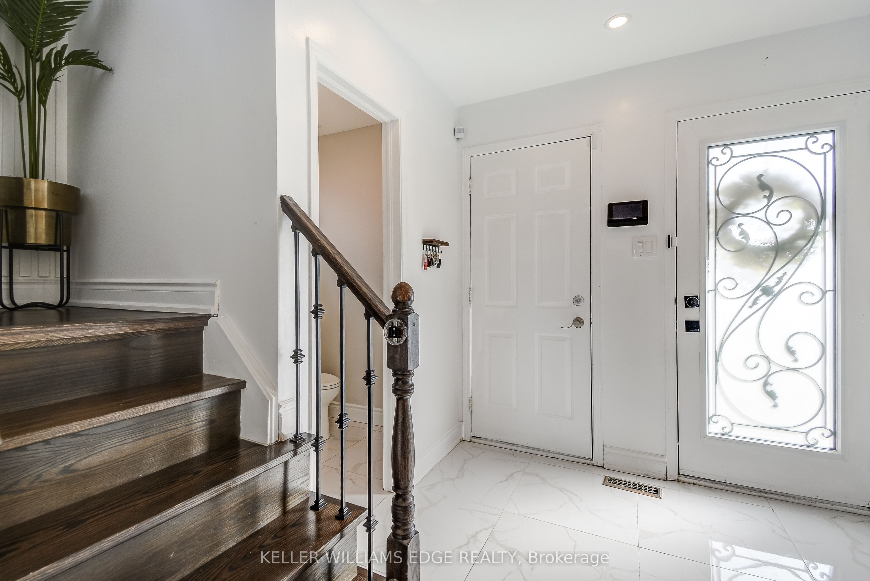 Additional image 3 of 18 Desantis Court, Hamilton, ON, L8W 3A9