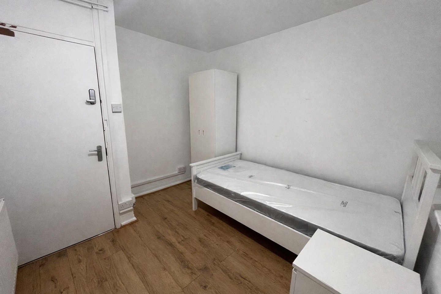 Additional image 3 of Room in a Shared Flat, Rolls Road, SE1, N1 7GU