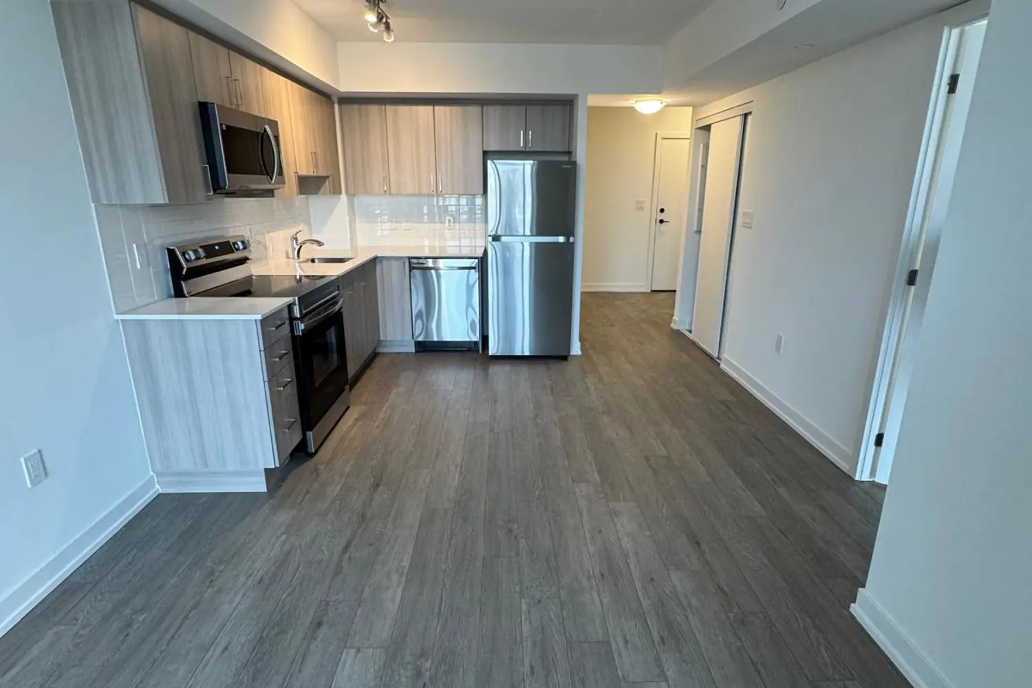 Additional image 3 of 556 Marlee Avenue 314