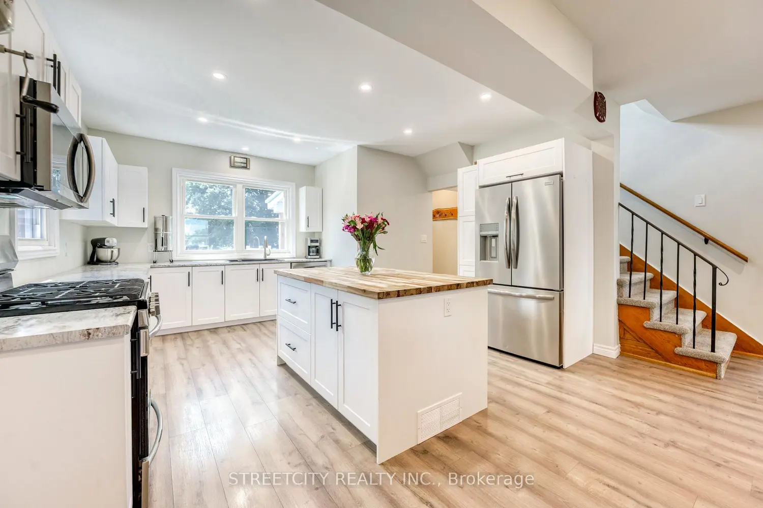 Additional image 12 of 703 Wellington Street