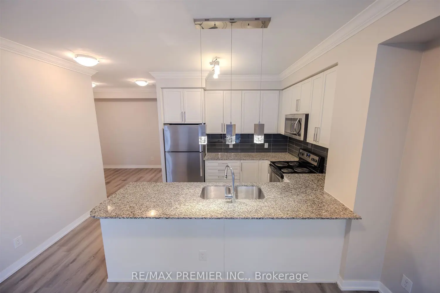 Additional image 10 of 840 Queens Plate Drive 1405