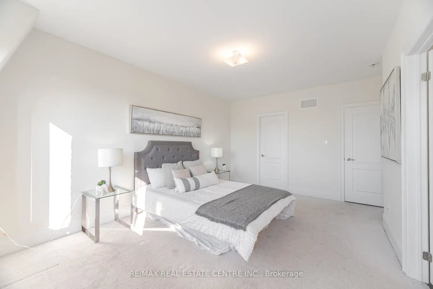 Additional image 14 of 20 Foxsparrow Road