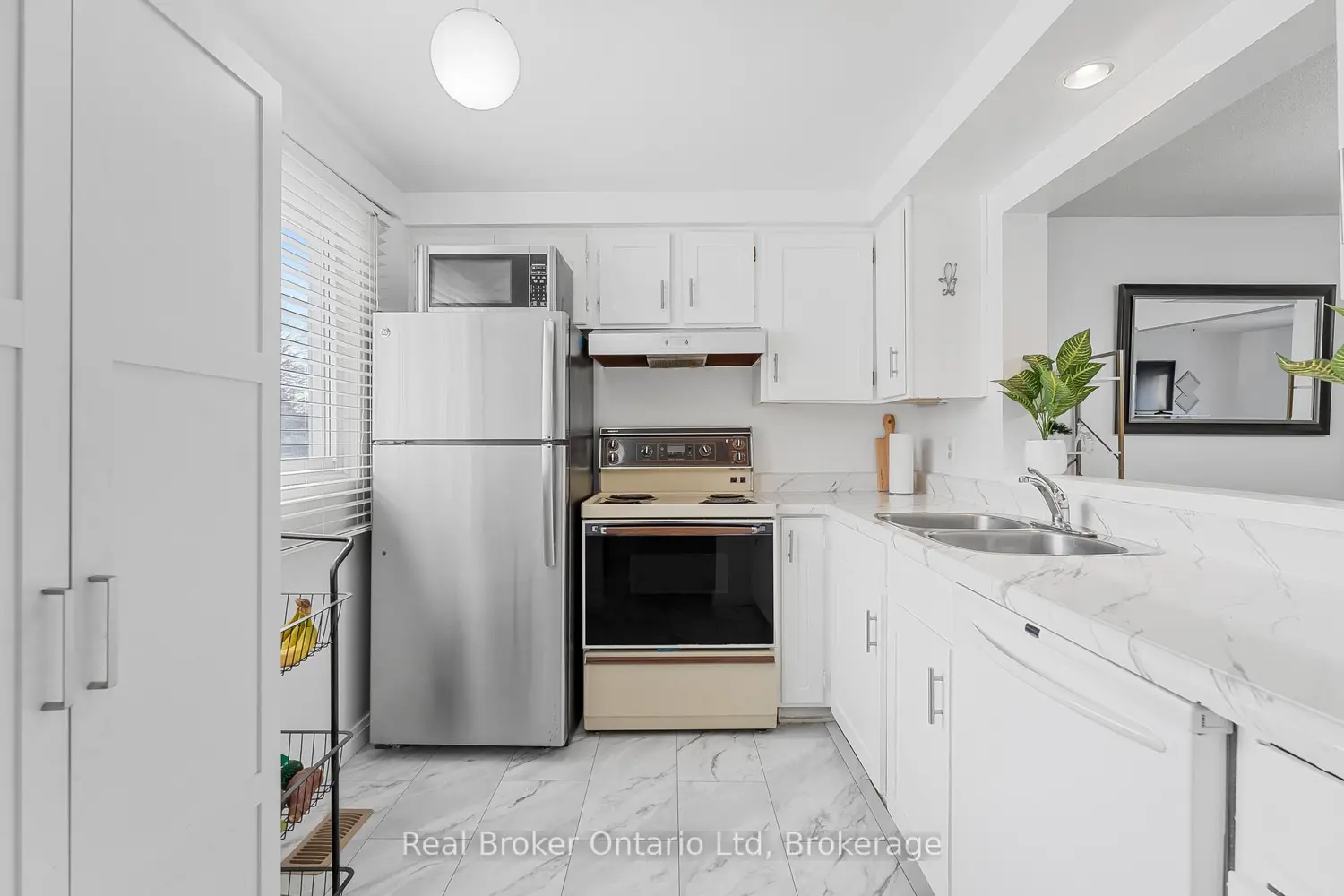 Additional image 3 of 5982 Dunn Street 8