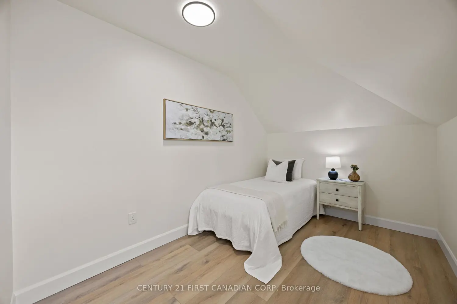 Additional image 15 of 14 Euclid Avenue