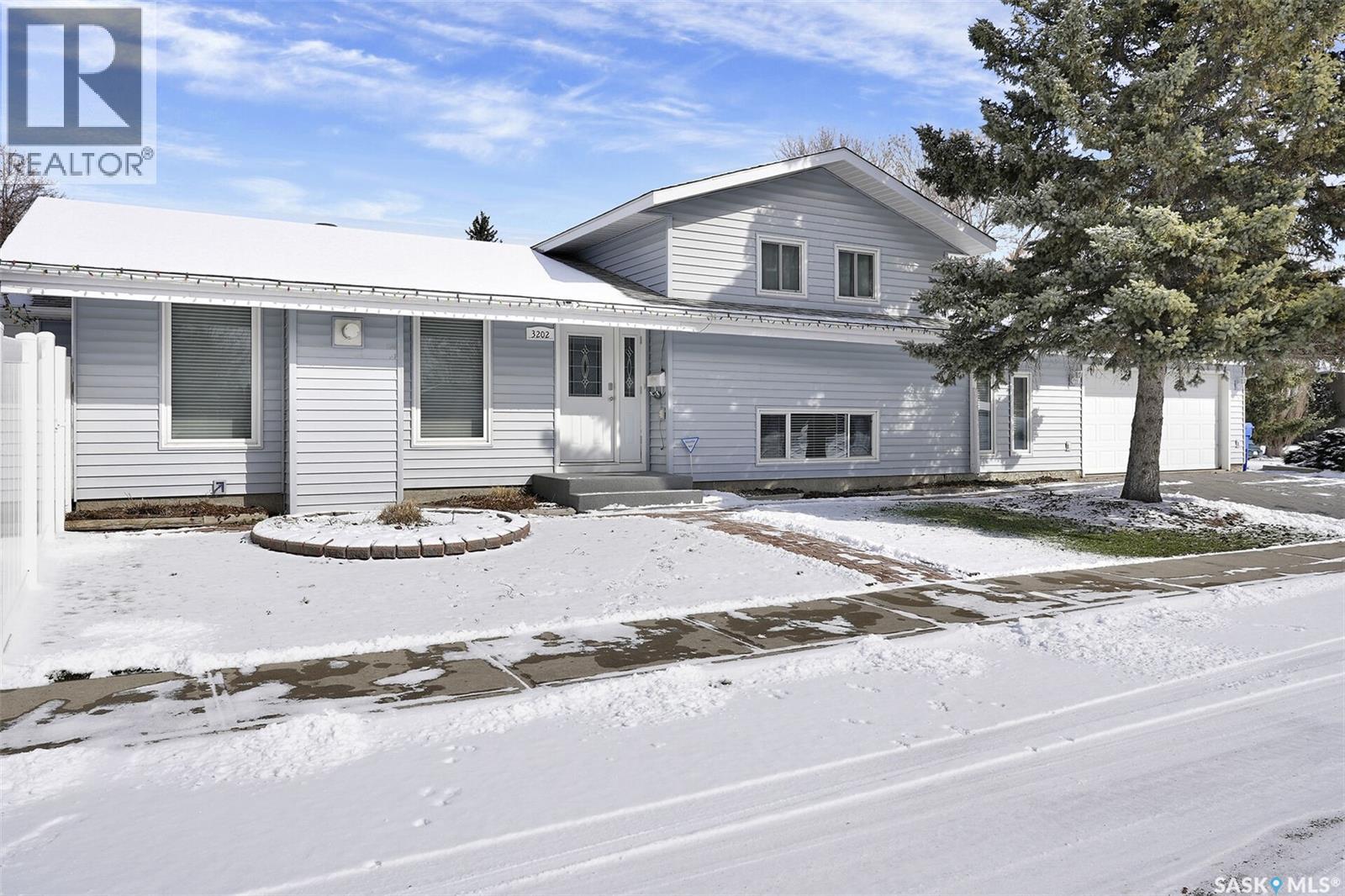 Additional image 2 of 3202 9th Avenue N, Regina, SK, S4R8C9