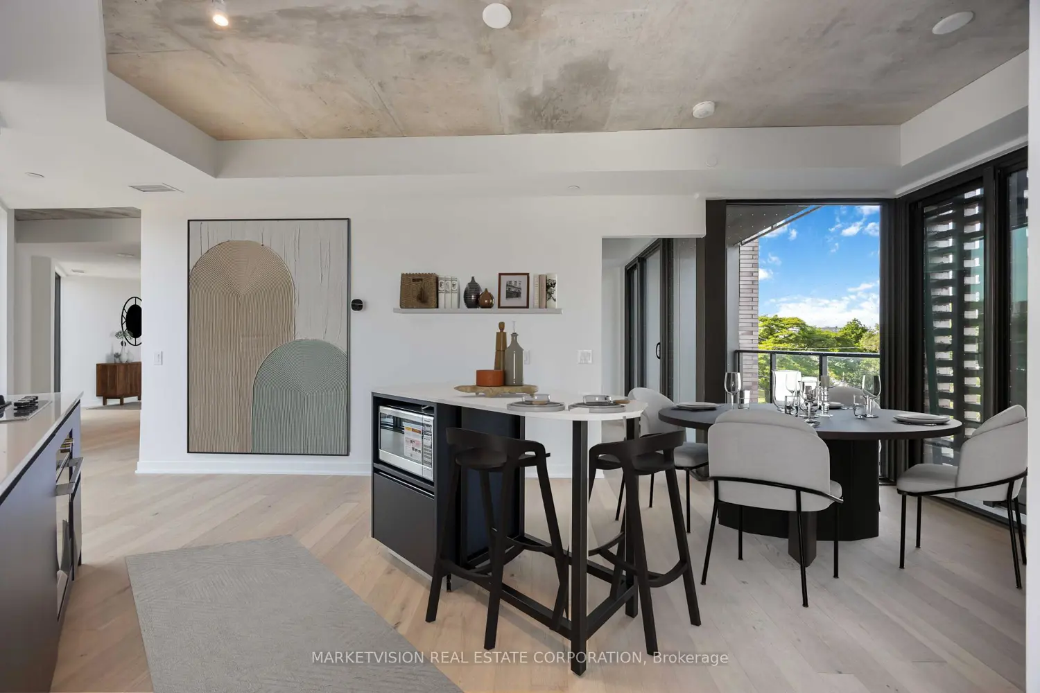 2625 Dundas Street 414