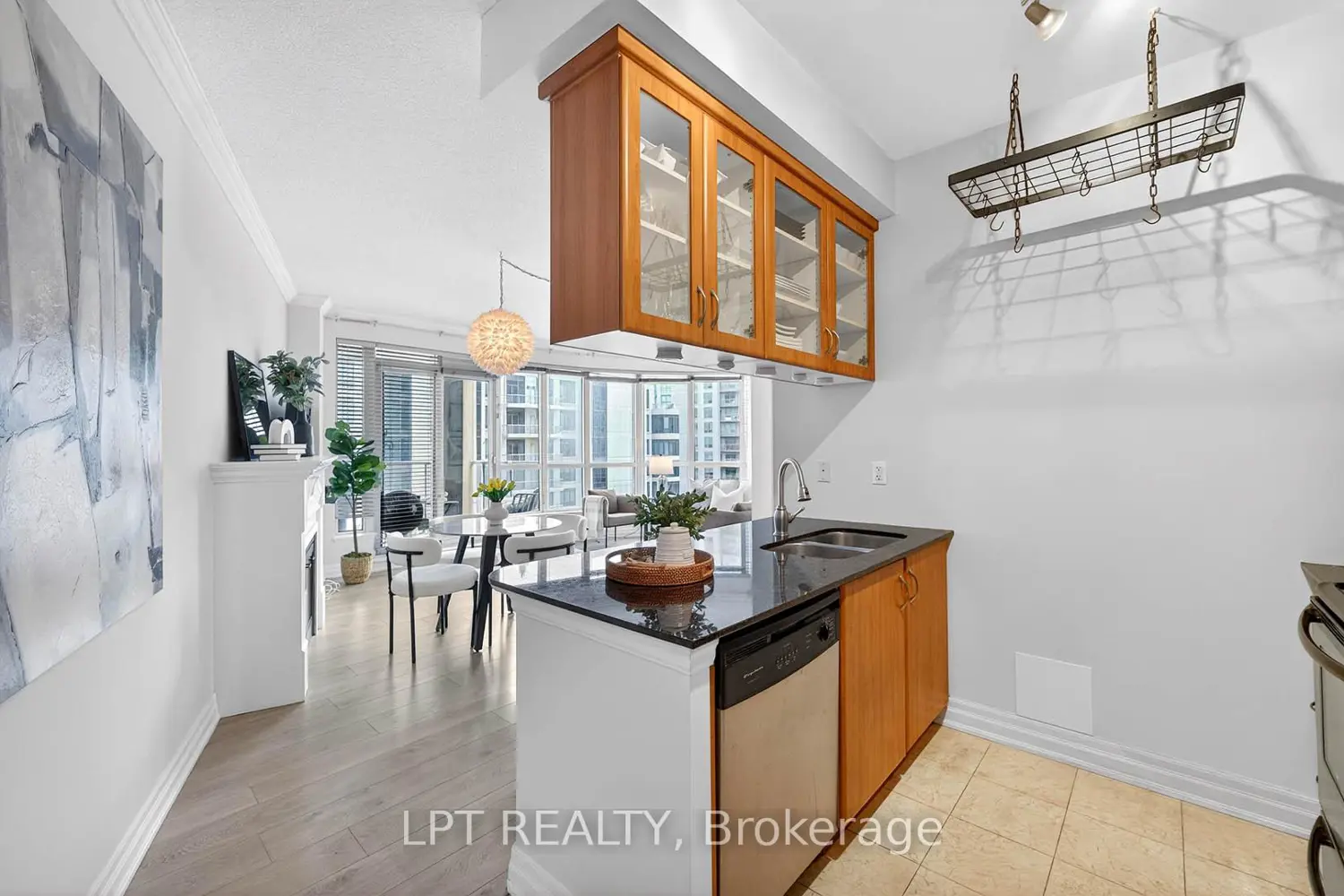 Additional image 7 of 2083 Lake Shore Boulevard 812