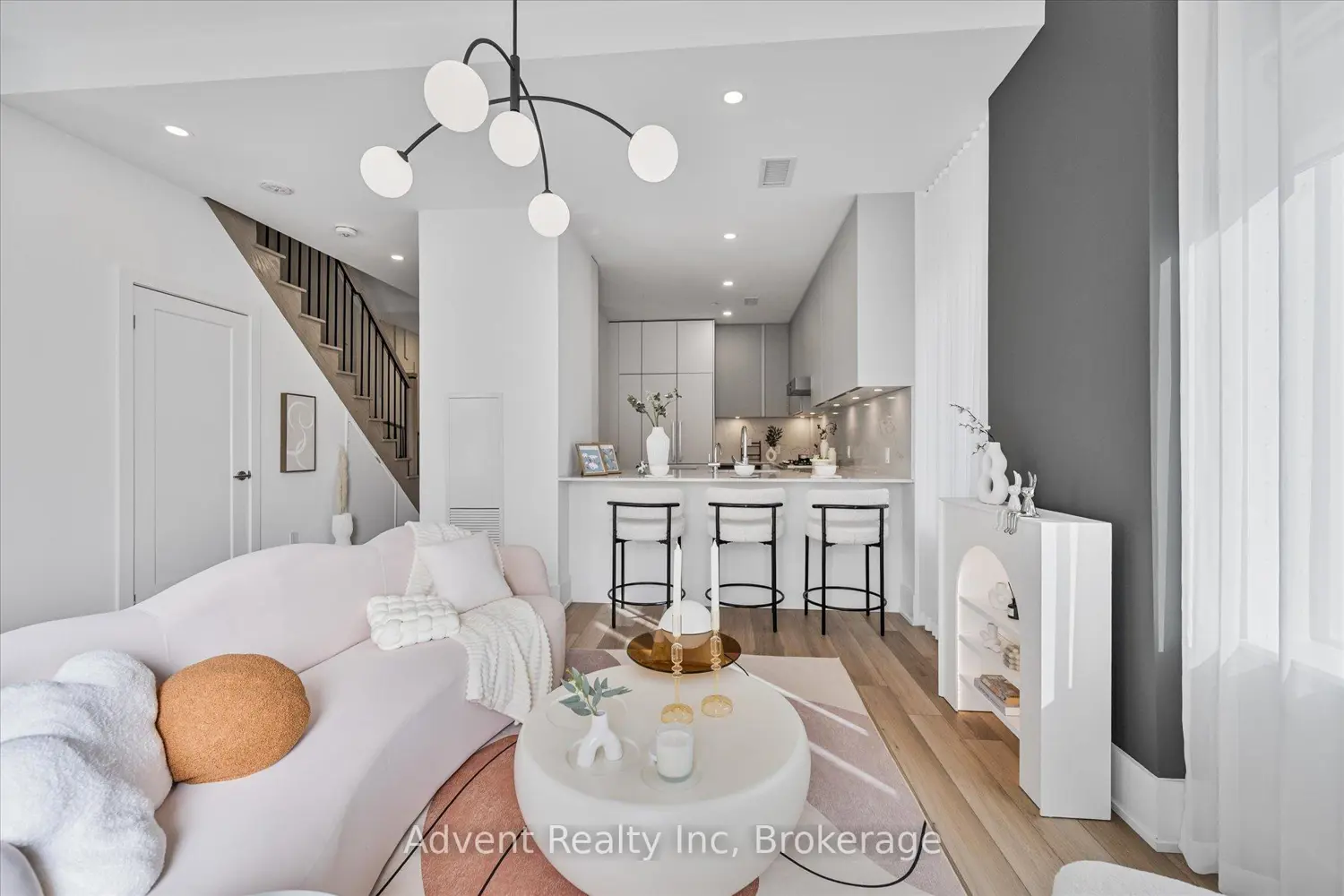 Additional image 3 of 8 Cedarland Drive 127W