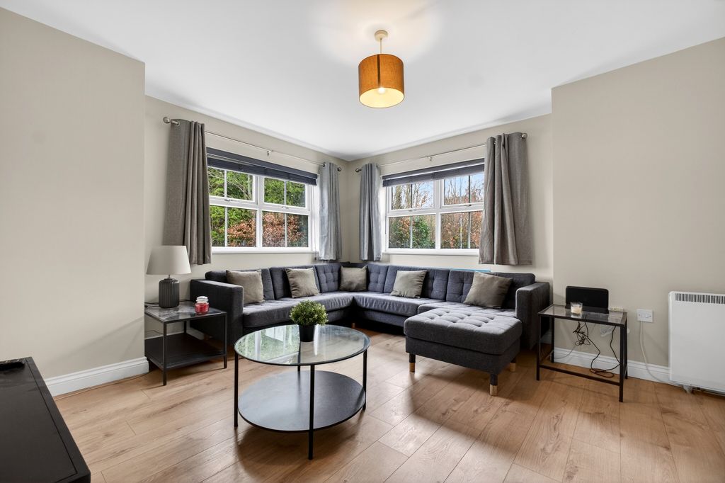 2 bed flat for saleWhitecross, Hereford HR4 photo 5