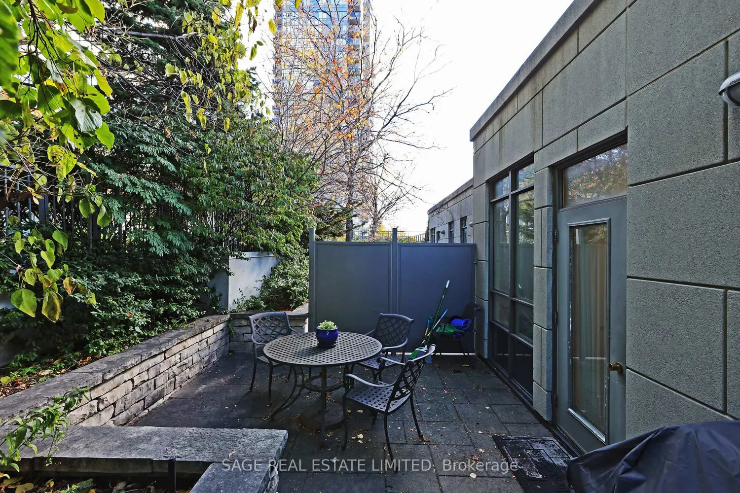 Additional image 13 of 25 Greenview Avenue Th#31