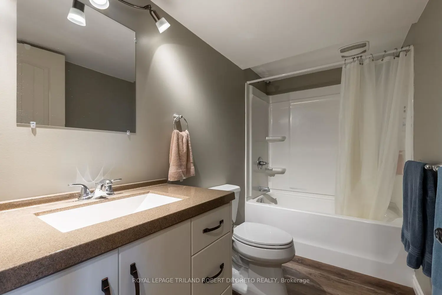 Additional image 11 of 22910 Highbury Avenue