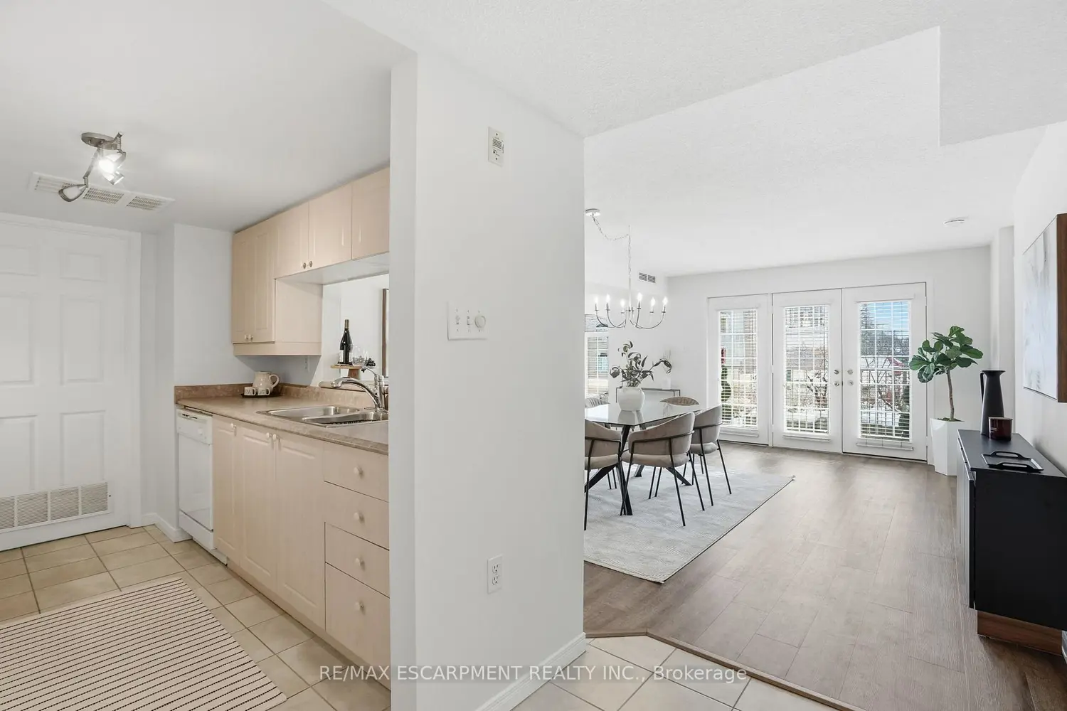 Additional image 6 of 216 Plains Road E106