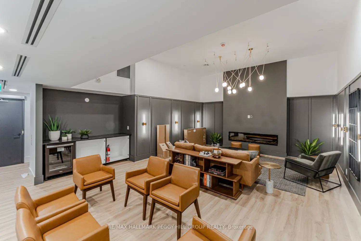 Additional image 13 of 31 Huron Street 421