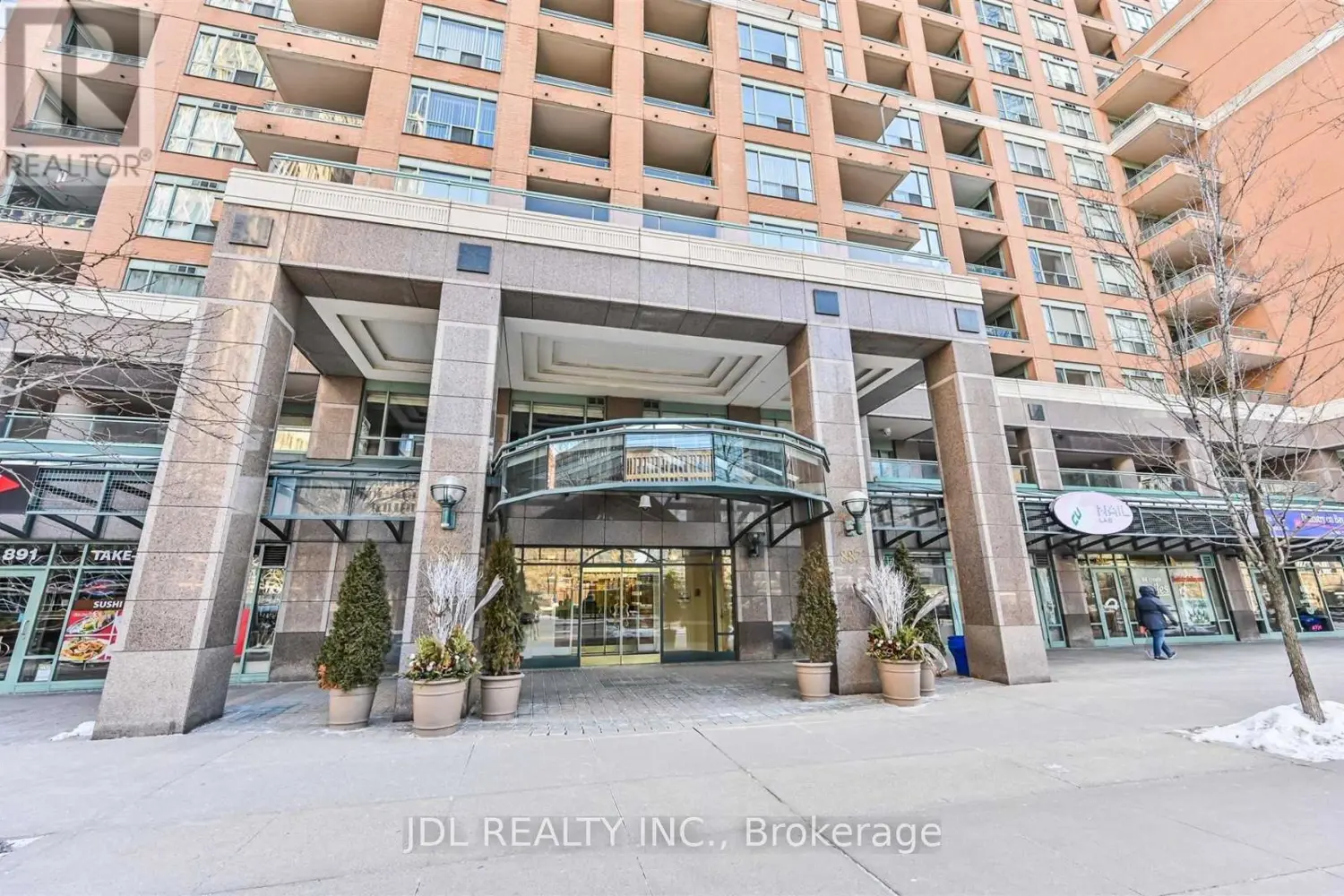 887 Bay Street 1610